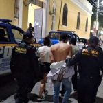 Capturan a tres presuntos roba celulares, entre ellos uno de nacionalidad nicaragüense, quienes fueron sorprendidos hurtando un total de 15 celulares.