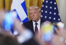 Nueva orden ejecutiva de Trump exige prueba de ciudadanía para votar en Estados Unidos