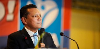 El diputado Armando Castillo, presentó un recurso de amparo en rechazo al aumento salarial aprobado recientemente para los legisladores.