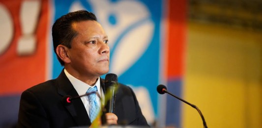 El diputado Armando Castillo, presentó un recurso de amparo en rechazo al aumento salarial aprobado recientemente para los legisladores.