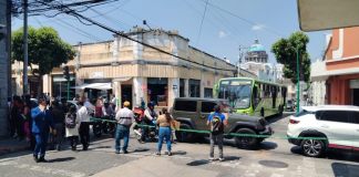 Por protestas realizadas frente al Congreso de la República, autoridades de tránsito han reportado un bloqueo de la movilidad por parte de los manifestantes.