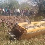 Policía Municipal de Tránsito de Villa Canales (PMT), han informado sobre la coordinación con diversos cuerpos de socorro ante el accidente de un bus extraurbano.