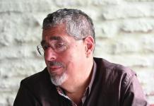 Arévalo a EFE: «La gente no migra porque quiera irse, se va porque no hay otra opción de futuro» El presidente de Guatemala, Bernardo Arévalo, dijo en una entrevista a EFE que su Gobierno busca evitar que las deportaciones masivas pactadas con Estados Unidos empeoren la ya delicada economía de su país. Foto La Hora: EFE