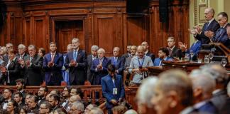 Bernardo Arévalo reafirma lazos de amistad y cooperación con su homólogo de Uruguay Yamandú Orsi