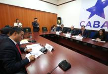 Comisión Anticorrupción por «baby shower»: SAAS tiene una instancia de Probidad El titular de la Comisión contra la Corrupción, Julio Flores, reitera la instalación de unidades de Probidad para realizar análisis de actividades como el baby shower en el que está involucrada la SAAS. Foto: Congreso