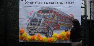 Tras un mes desde la tragedia ocurrida en la Calzada La Paz, este 10 de marzo se realizó un acto conmemorativo para recordar a las víctimas.