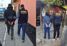 Dos personas detenidas en allanamientos contra extorsionistas en Jalapa Agentes de DIPANDA en allanamientos contra presuntos extorsionistas en Jalapa. Foto La Hora: PNC