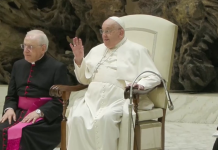 El papa envía su primer mensaje desde el hospital: «Agradezco de corazón las oraciones» Foto La Hora: EFE