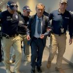 Policía colombiana detiene a Carlos Lehder tras su regreso a Colombia. Foto La Hora: Migración Colombia
