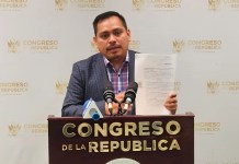 Diputado José Chic presenta amparo contra Salud y busca garantizar pagos a salubristas El diputado José Chic anunció el amparo en contra del ministro de Salud y el viceministro Administrativo de esa cartera. Foto: Cortesía