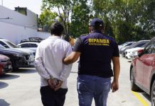 Presunto extorsionista detenido en operativo realizado en la zona 7 de Mixco. Foto La Hora: PNC