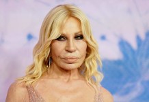 El fin de un legado: Donatella dice adiós a la dirección creativa de Versace Donatella
