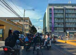 El aspecto que le ordena la ley a los motociclistas y solo algunos lo cumplen