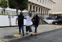 Detienen a alias «el flaco» cuando trasladaba dos armas de fuego escondidas en una mochila Detienen a "el flaco" cuando trasladaba dos armas de fuego escondidas en una mochila