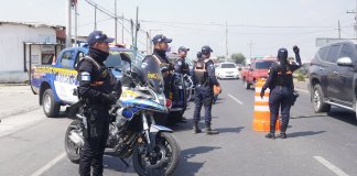 Operativo del Departamento de Tránsito de la PNC: Foto La Hora: Tránsito PNC.