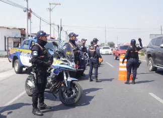Operativo del Departamento de Tránsito de la PNC: Foto La Hora: Tránsito PNC.