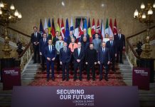 Volodímir Zelenski declaró que Ucrania trabaja con sus socios europeos para crear "una base sólida" que permita avanzar junto a Estados Unidos para lograr “una paz justa".