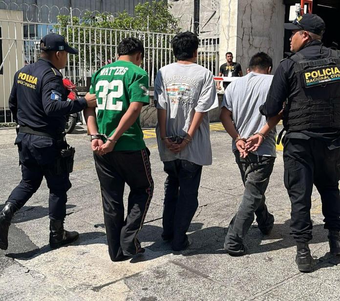 Cinco supuestos sicarios fueron capturados en zona 3. Foto La Hora: PNC