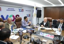 Iván Carpio, jefe de SAAS, en citación con diputados de VOS. Foto La Hora: Congreso.