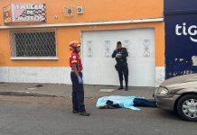 Autoridades reportaron el fallecimiento de una persona, así como el traslado de otra herida, tras un enfrentamiento armado suscitado la colonia La Florida.