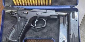 Arma que fue encontrada al menor forma parte de las evidencias. Foto La Hora: PNC