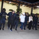 3 nicaragüenses fueron capturados en Chimaltenango por el delito de estafa. Foto La Hora: PNC.