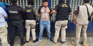 César Omar Hernández Quintanilla, de 33 años, conocido como "Lunático", fue detenido. Foto: La Hora: PNC
