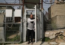 Palestino ganador del Oscar, Hamdan Ballal, es liberado por autoridades Israelíes. Foto La Hora: AP
