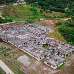 Paralización en la construcción del hospital de Playa Grande, la comunidad de Ixcán realizó una protesta exigiendo la finalización de este.
