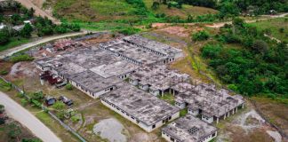 Paralización en la construcción del hospital de Playa Grande, la comunidad de Ixcán realizó una protesta exigiendo la finalización de este.