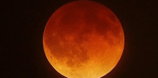 «Luna de Sangre», fenómeno que se produce cuando la luna se alinea con el sol y la Tierra.