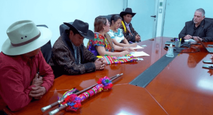La reunión de SAT con Autoridades Ancestrales por la armonización del DPI con el NIT