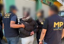 Tras la muerte de un agente de la Policía Nacional Civil (PNC), autoridades capturaron a una persona vinculada a este caso.
