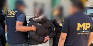 Tras la muerte de un agente de la Policía Nacional Civil (PNC), autoridades capturaron a una persona vinculada a este caso.