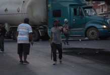 Manifestantes en el bloqueo Anillo Periférico
