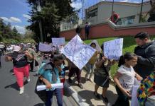 Prueba de manipulación: «Pushito» de manifestantes es recogido en buses extraurbanos Foto La Hora José Orozco