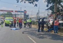 Tráfico complicado en ruta al Atlántico tras la muerte de un menor en accidente de tránsito Un menor fallecería atropellado tras deslizarse en una motocicleta, siendo atropellado en el kilómetro 6.8 ruta al Atlántico, en la zona 17 capitalina.
