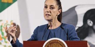 La presidenta de México, Claudia Sheinbaum, habla durante su conferencia de prensa matutina este miércoles, en el Palacio Nacional de la Ciudad de México. Foto La Hora: EFE.