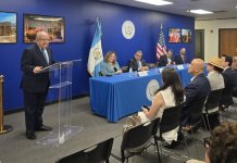 Inauguran centros de impresión de pasaportes en consulados en Texas y Ohio Ministerio de Relaciones Exteriores en inaguración de Centro de Impresión de Pasaportes