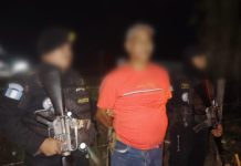 «Narco Abuelo» es capturado tras ser sorprendido con presunta cocaína dentro de un bus extraurbano Mientras transportaba cocaína dentro de una mochila, autoridades capturaron a un presunto narcotraficante conocido como alias "Narco Abuelo".