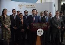 La junta directiva del Congreso acordó dar marcha atrás al aumento de sueldo a los diputados. Foto: La Hora / José Orozco