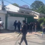 Autoridades en el operativo denominado "Bodavilla" buscan desarticular una estructura criminal de trata de personas que opera en la Calzada San Juan y el anillo Periférico.