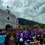 En la Semana Santa decenas de peregrinos salen a las calles.