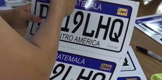 Nuevas placas de circulación: De esta forma se fabrican en el Taller Nacional de Grabados en Acero
