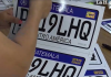 Nuevas placas de circulación: De esta forma se fabrican en el Taller Nacional de Grabados en Acero
