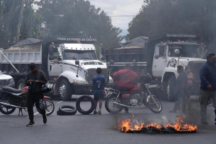 Protesta en el Periferico se mantiene Protesta en el Periferico