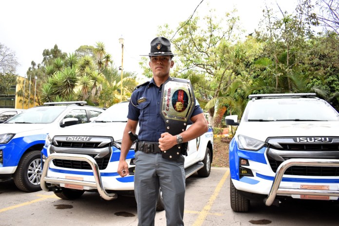 Lester García Esquivel, brigadista de Provial se consagra como campeón centroamericano de MMA