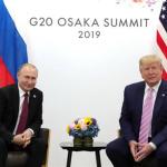 Vladímir Putin y Donald Trump en Osaka en 2019. Foto La Hora: EFE Archivo.