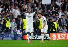 Real Madrid vs. Rayo Vallecano: Horario, día y dónde ver el encuentro y posibles alineaciones Brahim Díaz, del Real Madrid, a la derecha, celebra tras anotar el segundo gol de su equipo durante el partido de ida de los octavos de final de la Liga de Campeones entre el Real Madrid y el Atlético de Madrid en el estadio Bernabéu en Madrid, España, el martes 4 de marzo de 2025. Foto La Hora: AP