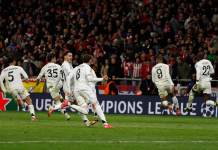 Real Madrid avanza a los cuartos de final de la Champions tras vencer en penales al Atlético de Madrid Real Madrid clasifica a los cuartos de final de la Champions League